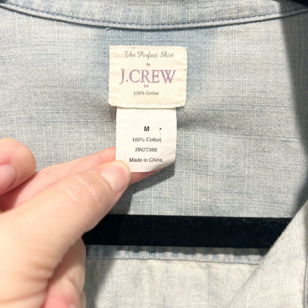J. Crew Perfect Shirt Chambray Button Down 100% Cotton Light Wash Size M - Picture 5 of 7